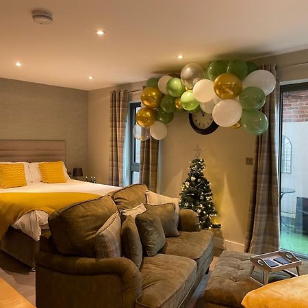 York Staycation With Free Parking 외부 사진