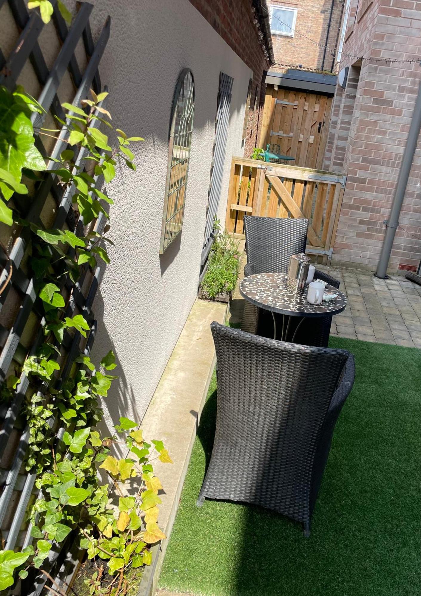 York Staycation With Free Parking 외부 사진